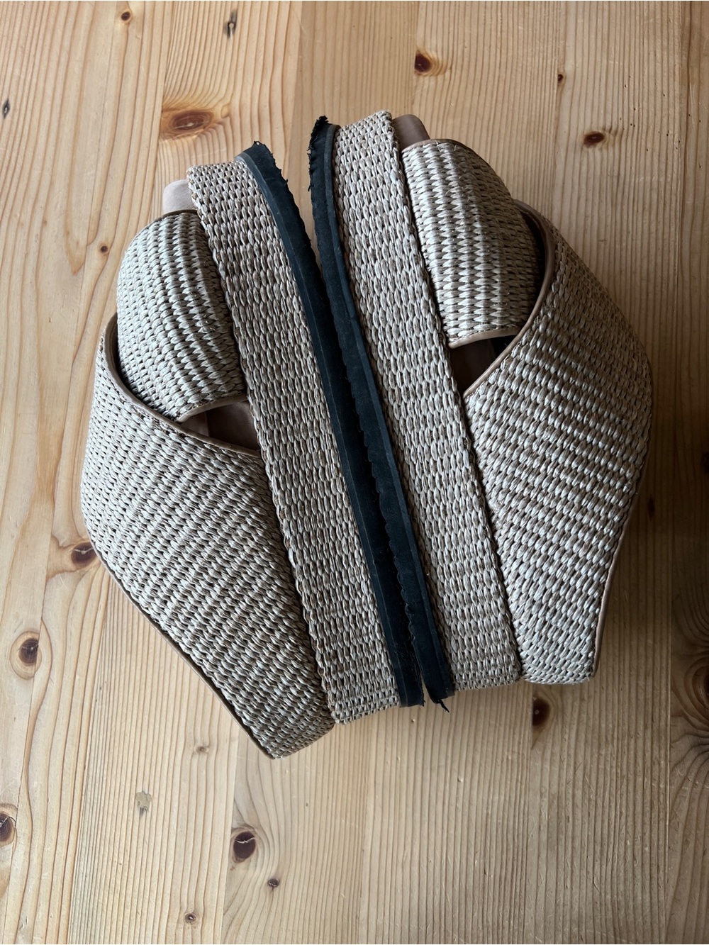 ROAM Cross Stack Raffia Platform Slides - Sz 8 - Picture 2 of 12